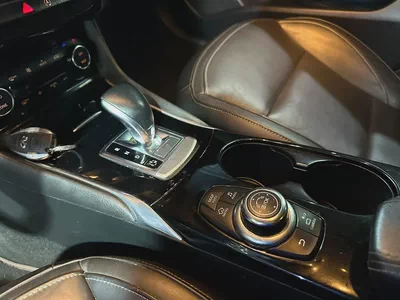 إنفينيتي QX30 موديل 2018 خليجي فل أوبشن محرك تيربو سقف بانوراما ونظام النقطة العمياء-12