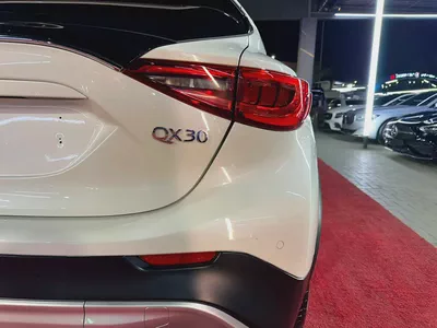 إنفينيتي QX30 موديل 2018 خليجي فل أوبشن محرك تيربو سقف بانوراما ونظام النقطة العمياء-13