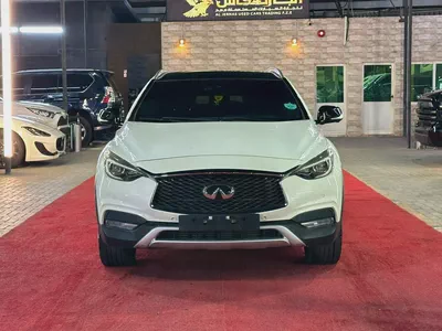 إنفينيتي QX30 موديل 2018 خليجي فل أوبشن محرك تيربو سقف بانوراما ونظام النقطة العمياء-3