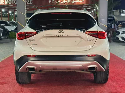 إنفينيتي QX30 موديل 2018 خليجي فل أوبشن محرك تيربو سقف بانوراما ونظام النقطة العمياء-8