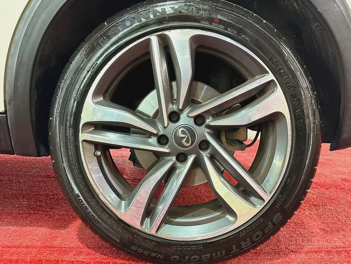 إنفينيتي QX30 موديل 2018 خليجي فل أوبشن محرك تيربو سقف بانوراما ونظام النقطة العمياء-5-5