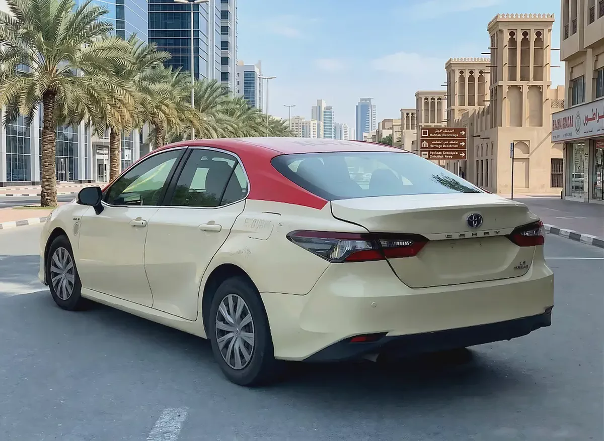 فقط 26000 درهم - تويوتا كامري - ⁦2022⁩ - محرك هايبرد - مواصفات خليجية-2-2