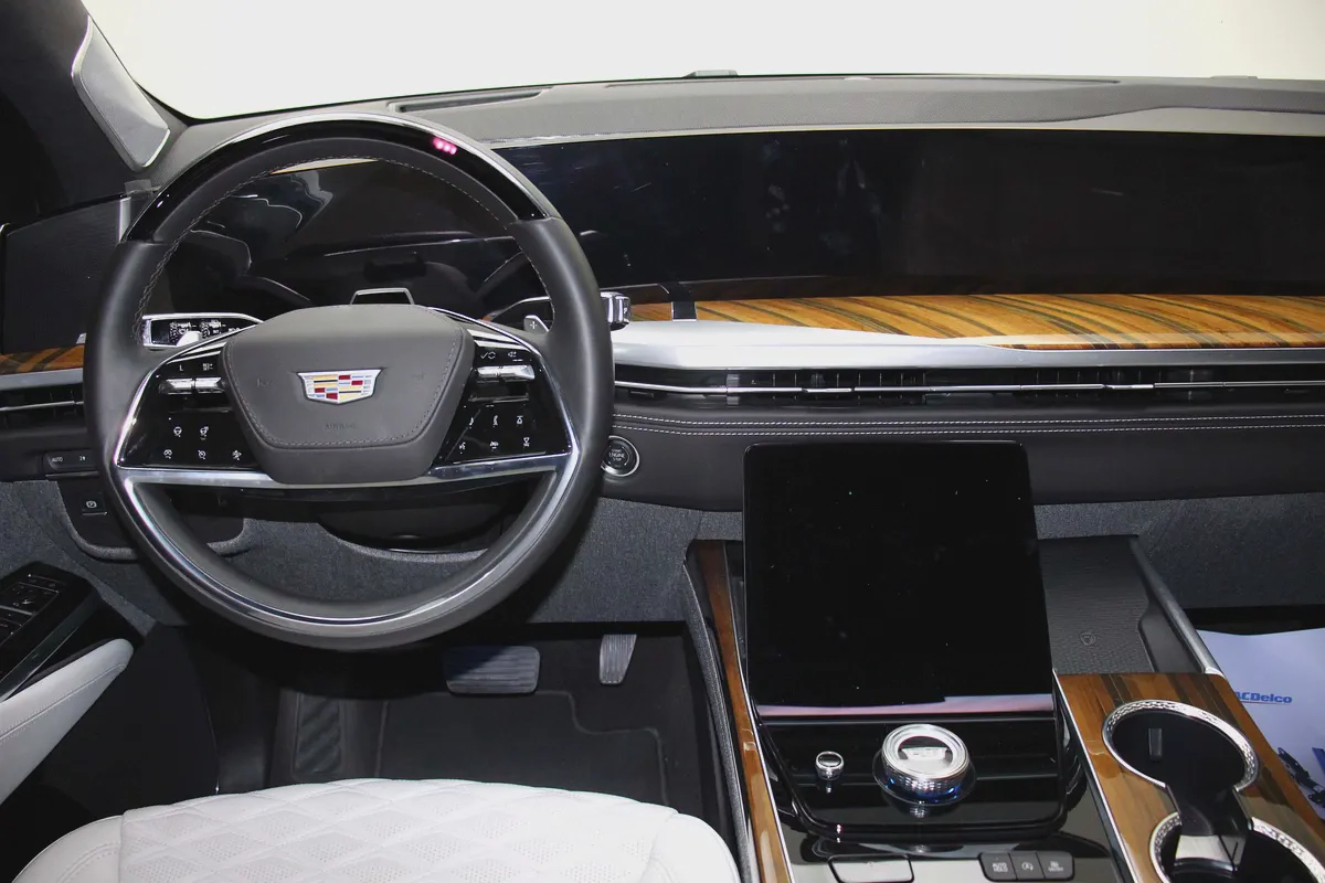 2025 Cadillac Escalade Sport Platinum | GCC Specs-6-6