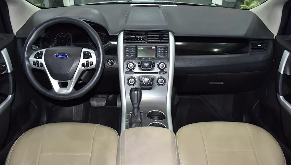Ford Edge ( 2014 Model ) in Silver Color GCC Specs-4-4