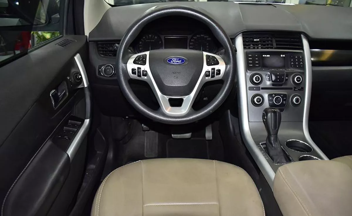 Ford Edge ( 2014 Model ) in Silver Color GCC Specs-10-10