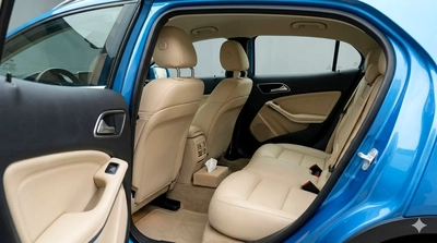 AED 1203 PM | MERCEDES GLA250 4MATIC 2016 | WELL MAINTAINED | 1 YEAR WARRANTY | GCC-2