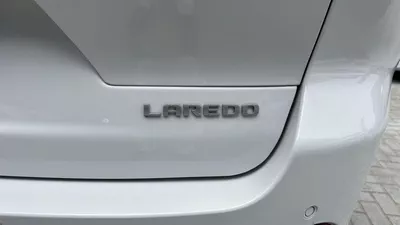Jeep Grand Cherokee LAREDO 2025 GCC specs-21