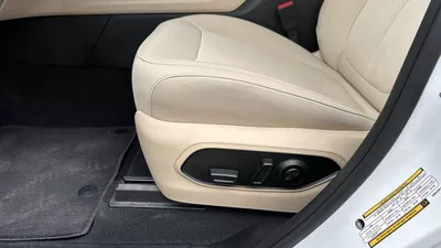 Jeep Grand Cherokee LAREDO 2025 GCC specs-5