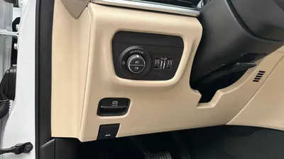 Jeep Grand Cherokee LAREDO 2025 GCC specs-8