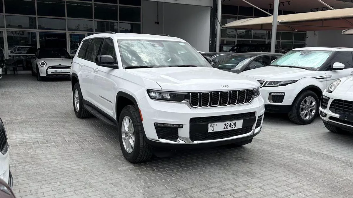 Jeep Grand Cherokee LAREDO 2025 GCC specs-1-0