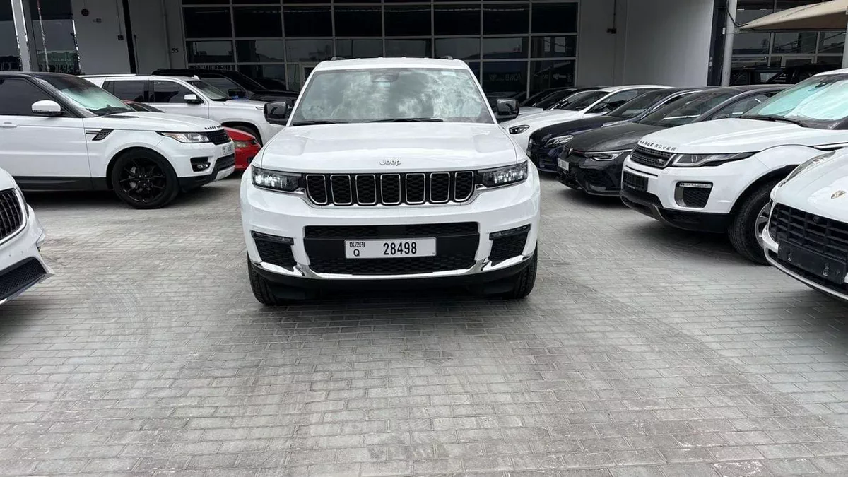 Jeep Grand Cherokee LAREDO 2025 GCC specs-2-0
