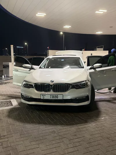 BMW 5 Series Sedan-1