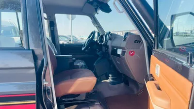 Toyota Land Cruiser Pick Up LC79 DOUBLE CABIN 70TH ANNIVERSARY 4.0 AUTOMATIC-5