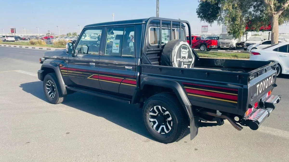 Toyota Land Cruiser Pick Up LC79 DOUBLE CABIN 70TH ANNIVERSARY 4.0 AUTOMATIC-2-0