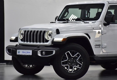 Jeep Wrangler Unlimited SAHARA 2.0L ( 2024 Model ) in White Color GCC Specs-4