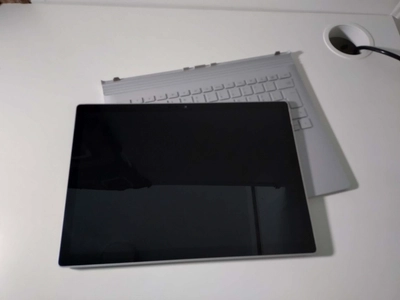 Microsoft Surface Book 2 13.5" | i7 8th Gen | 16GB RAM | 512GB SSD | GTX 1050 (2GB) – Clean & Excellent Battery-6