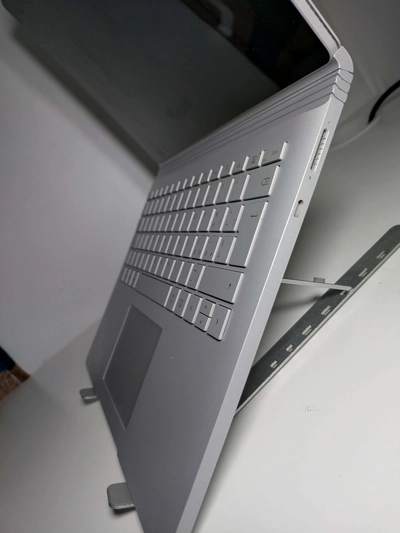 Microsoft Surface Book 2 13.5" | i7 8th Gen | 16GB RAM | 512GB SSD | GTX 1050 (2GB) – Clean & Excellent Battery-7