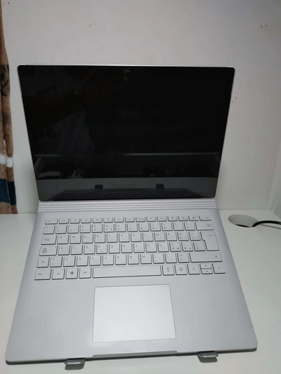 Microsoft Surface Book 2 13.5" | i7 8th Gen | 16GB RAM | 512GB SSD | GTX 1050 (2GB) – Clean & Excellent Battery-4