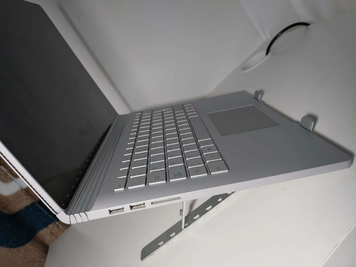 Microsoft Surface Book 2 13.5" | i7 8th Gen | 16GB RAM | 512GB SSD | GTX 1050 (2GB) – Clean & Excellent Battery-3-3