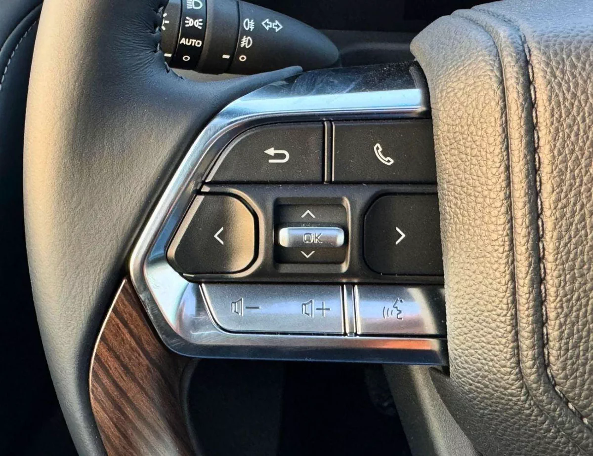 Toyota Land Cruiser GXR || 4.0L PETROL V6 | SUNROOF | LEATHER WITH PWR SEATS | COOL BOX (CODE # GXR4M2)-13-0