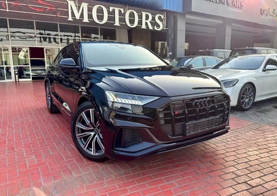 Audi SQ8-0