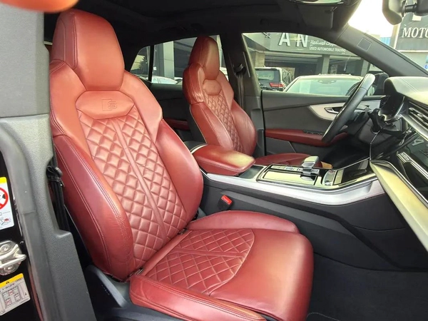 Audi SQ8