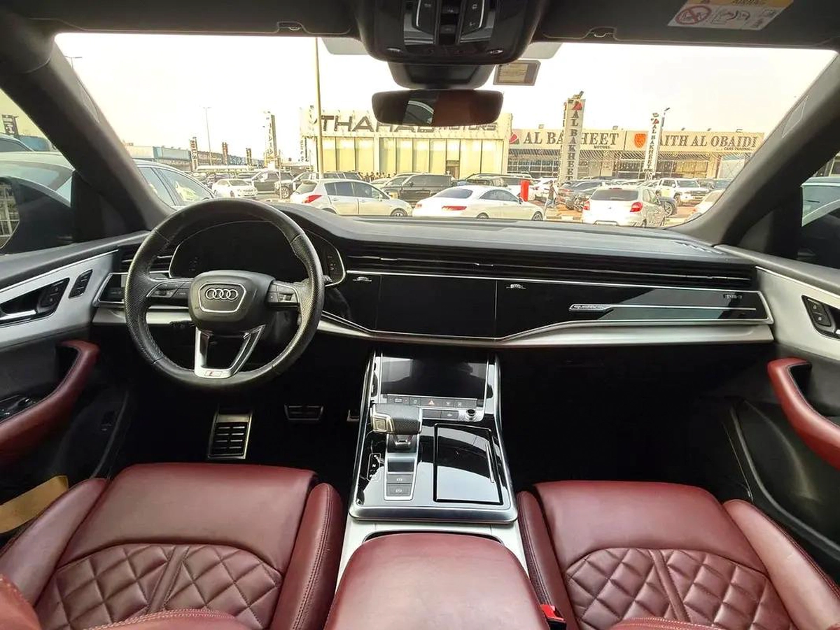 Audi SQ8-11-11