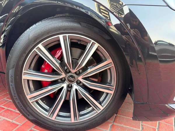 Audi SQ8
