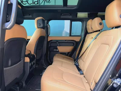 Land Rover Defender 110 HSE P400 - 2025 - GCC Specs - 26,000KM Only-9