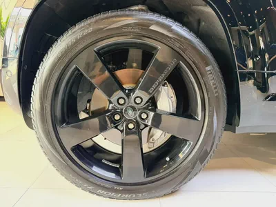 Land Rover Defender 110 HSE P400 - 2025 - GCC Specs - 26,000KM Only-4