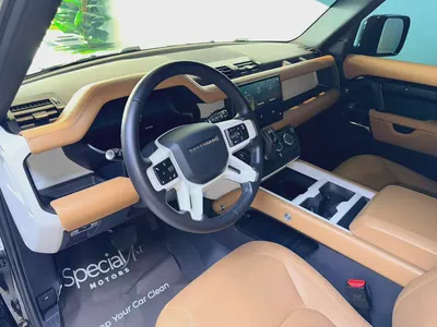 Land Rover Defender 110 HSE P400 - 2025 - GCC Specs - 26,000KM Only-6