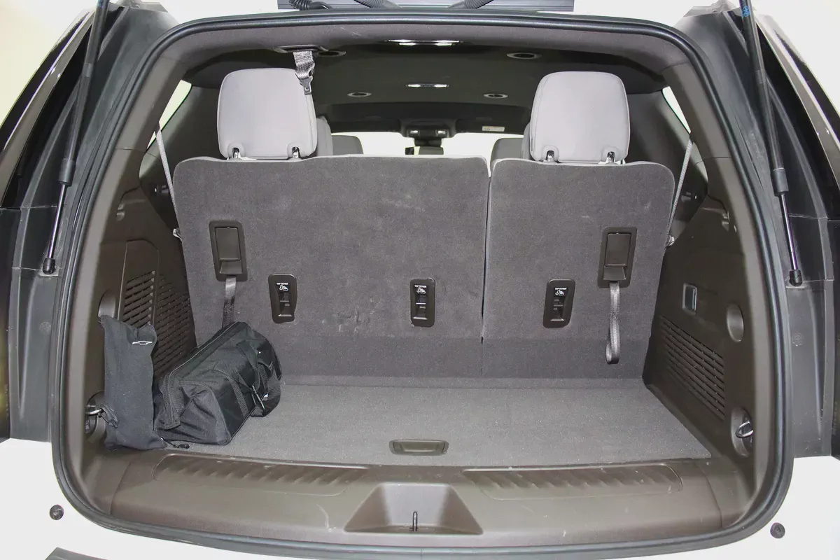 Chevrolet Tahoe LS 5.3L-8-8