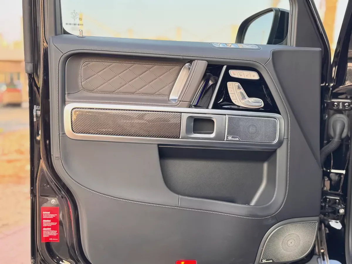 G 63 AMG / 8,000 Km / CARBON FIBER EDITION / FULL OPTION-10-10