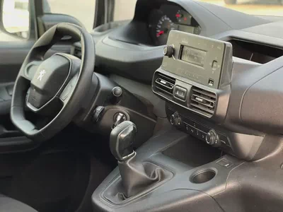 2023 Peugeot partner | Diesel | Manual | Van | GCC | Ref#1132-8