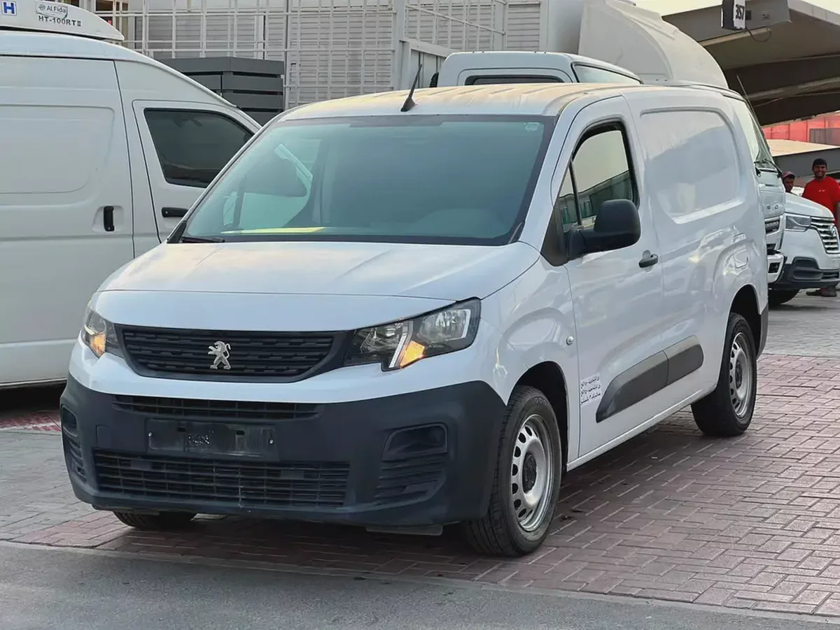 2023 Peugeot partner | Diesel | Manual | Van | GCC | Ref#1132-2-2