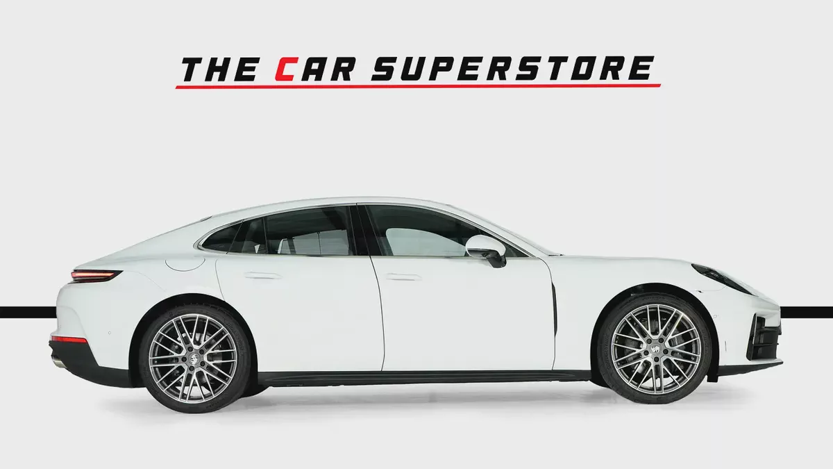 Porsche Panamera-GCC-1 Owner-Just been serviced in porsche-porsche warranty valid till 9-2028-8-8