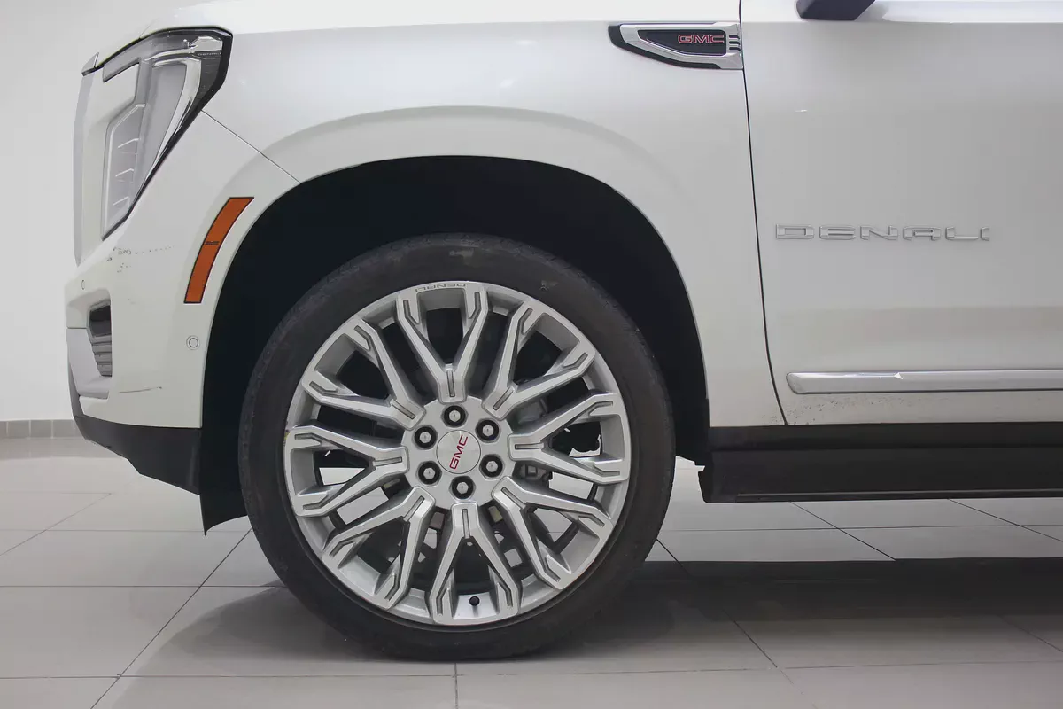 2025 GMC Yukon XL Denali - GCC Specs - Full Option-5-5