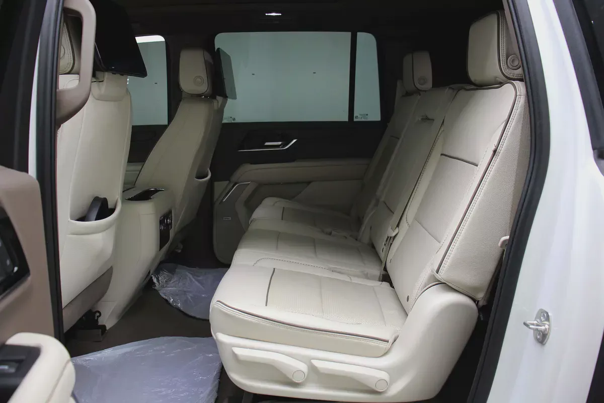 2025 GMC Yukon XL Denali - GCC Specs - Full Option-8-8