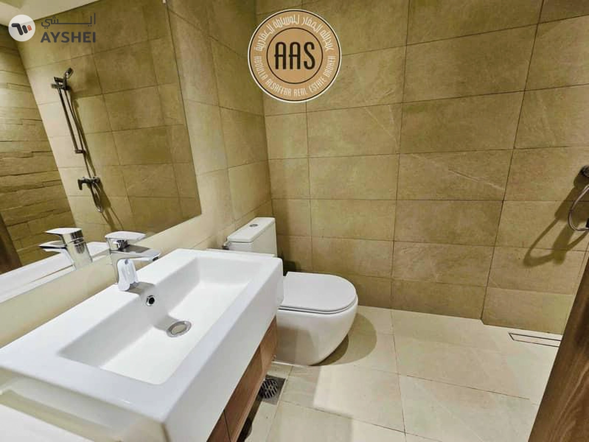 Luxurious 2 bedroom || Chiller Free || Spacious Unit-4-4