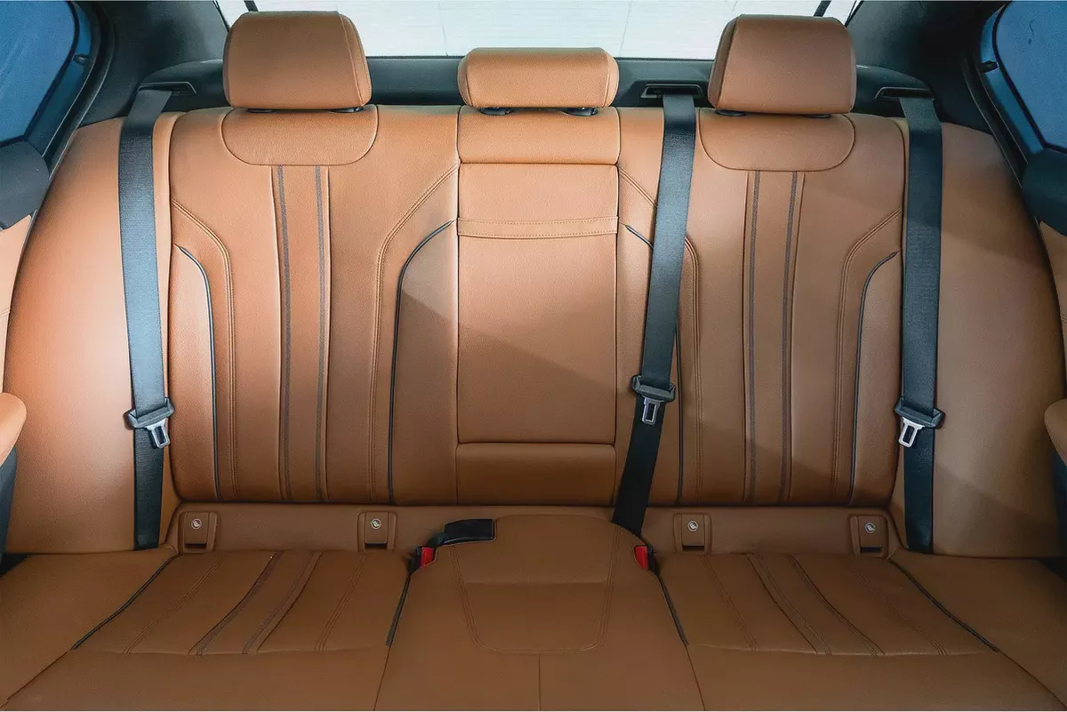 AED 2,467 / 60 months | 0% DP | 2021 BMW 520i M Sport / Full BMW Service History-11-11
