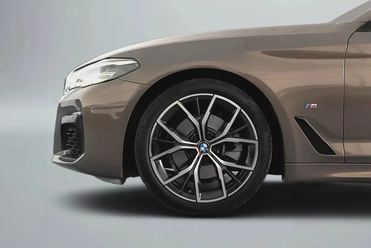 AED 2,467 / 60 months | 0% DP | 2021 BMW 520i M Sport / Full BMW Service History-5-5