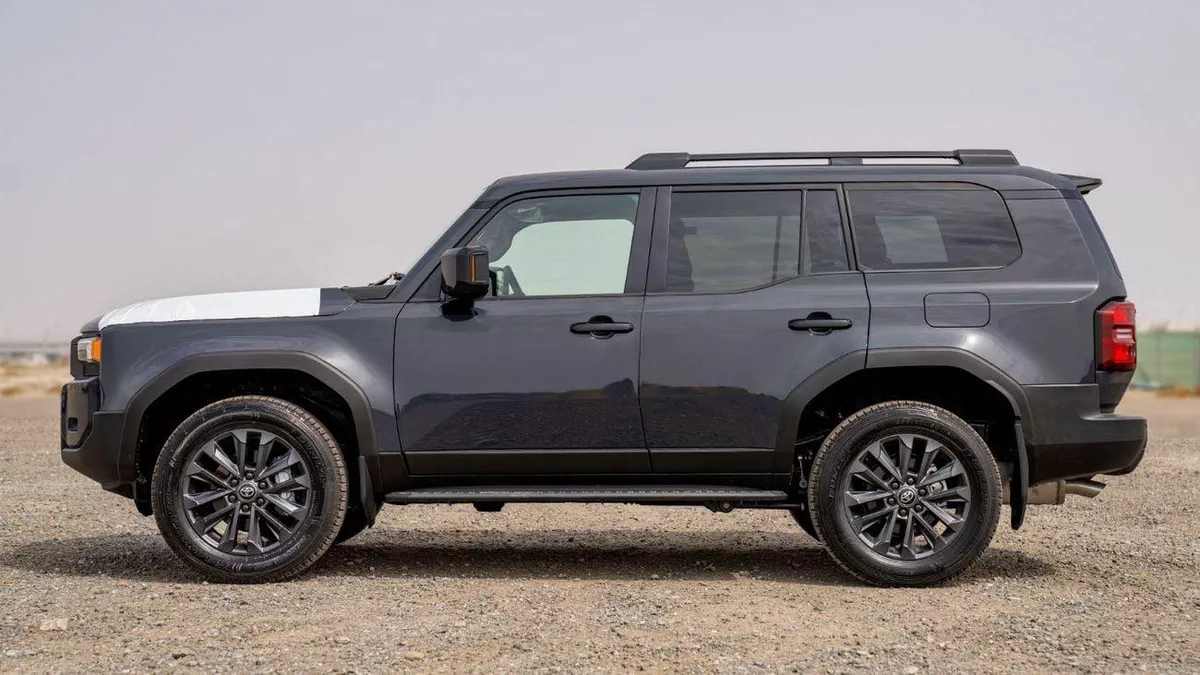 Toyota Prado VXR Adventure Mono Tone 2.4T-4-0