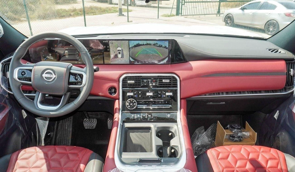 Nissan Patrol SE PLATINUM CITY PLATINUM 3.8L V6-4-0