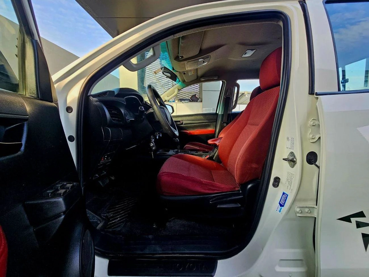 Toyota Hilux PATROL/ AUTO GEAR/ WIDE BODY / AUTO WINDOWS / FULL OPTION-2-2
