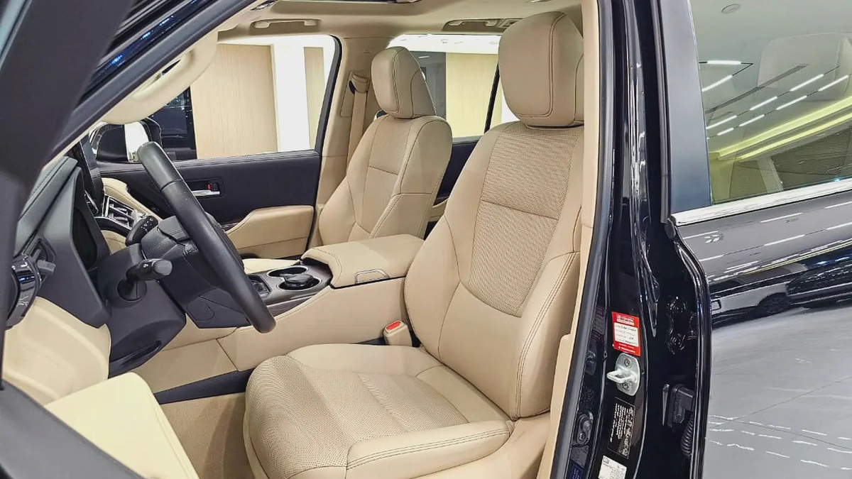 TOYOTA - LAND CRUISER - GXR - V6 TWIN TURBO - 2023 MODEL - UNDER WARRANTY - GCC SPECS - BLACK COLORE-7-7