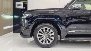 TOYOTA - LAND CRUISER - GXR - V6 TWIN TURBO - 2023 MODEL - UNDER WARRANTY - GCC SPECS - BLACK COLORE
