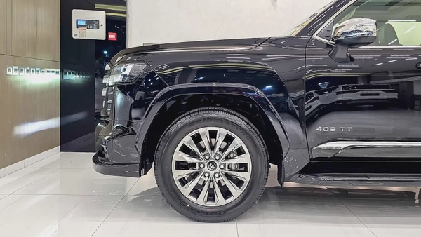 TOYOTA - LAND CRUISER - GXR - V6 TWIN TURBO - 2023 MODEL - UNDER WARRANTY - GCC SPECS - BLACK COLORE
