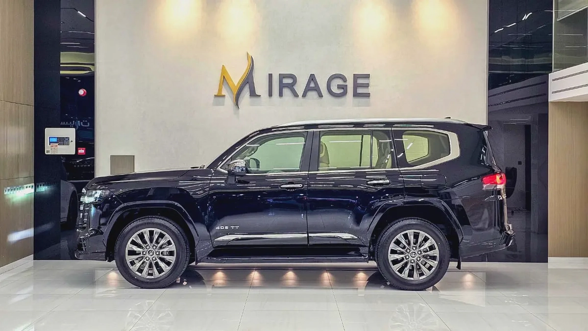 TOYOTA - LAND CRUISER - GXR - V6 TWIN TURBO - 2023 MODEL - UNDER WARRANTY - GCC SPECS - BLACK COLORE-16-16
