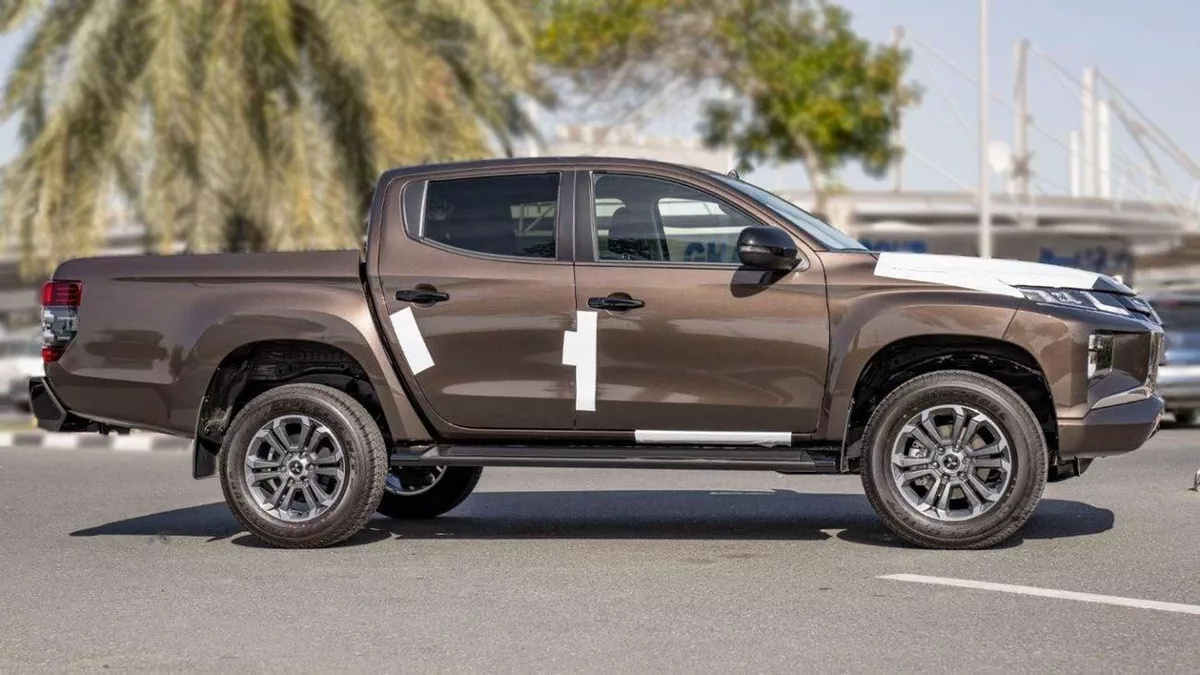 Mitsubishi L200 GLS Mitsubishi L200 Sportero 2.4L Diesel 2025-2-0
