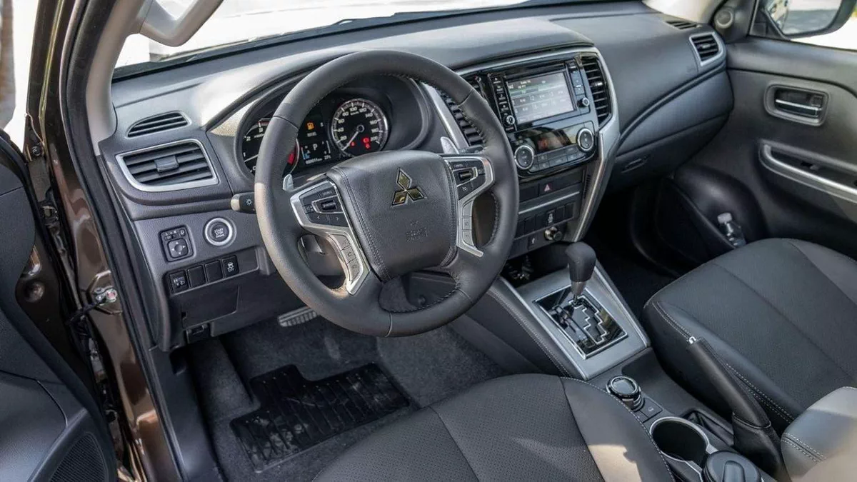 Mitsubishi L200 GLS Mitsubishi L200 Sportero 2.4L Diesel 2025-8-0